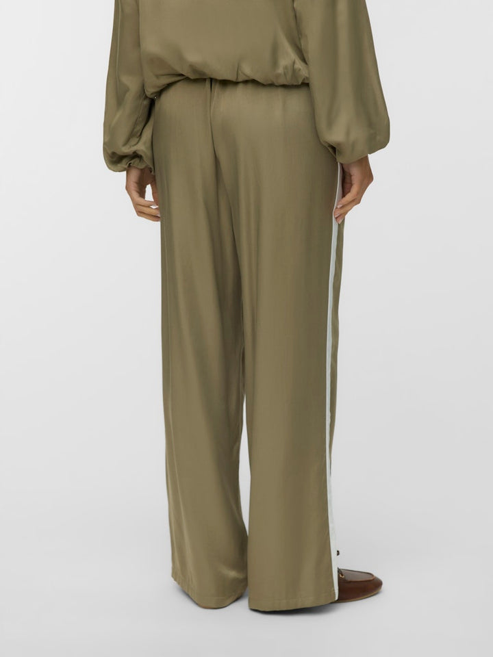 Vmvina Detail Hw Straight Pants Wvn Ga - Groen Dessin