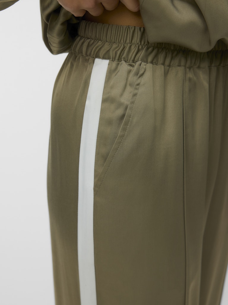 Vmvina Detail Hw Straight Pants Wvn Ga - Groen Dessin