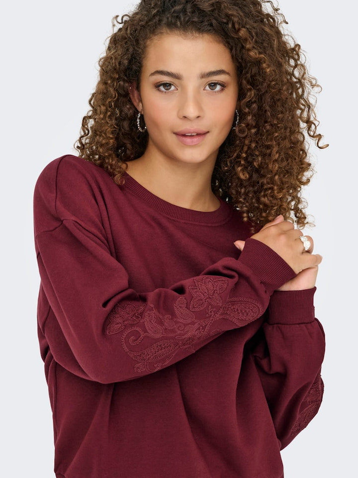 Onlbrooklyn L/s Embroidery Box Swt - Wijnrood