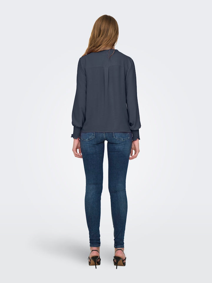 Onlmette V-neck Ls Smock Top Noos Wvn - Rafblauw