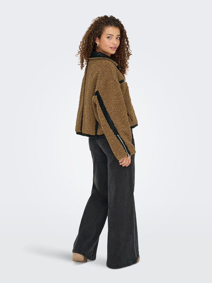 Onlpatti Life Teddy Short Jacket Cc Otw - Bruin