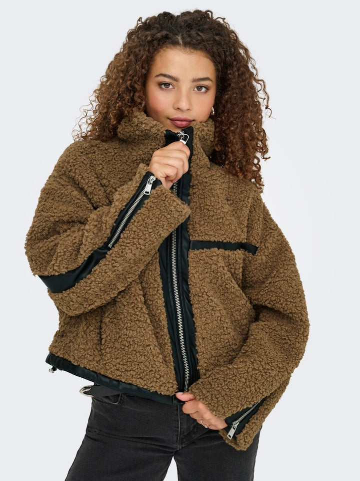 Onlpatti Life Teddy Short Jacket Cc Otw - Bruin