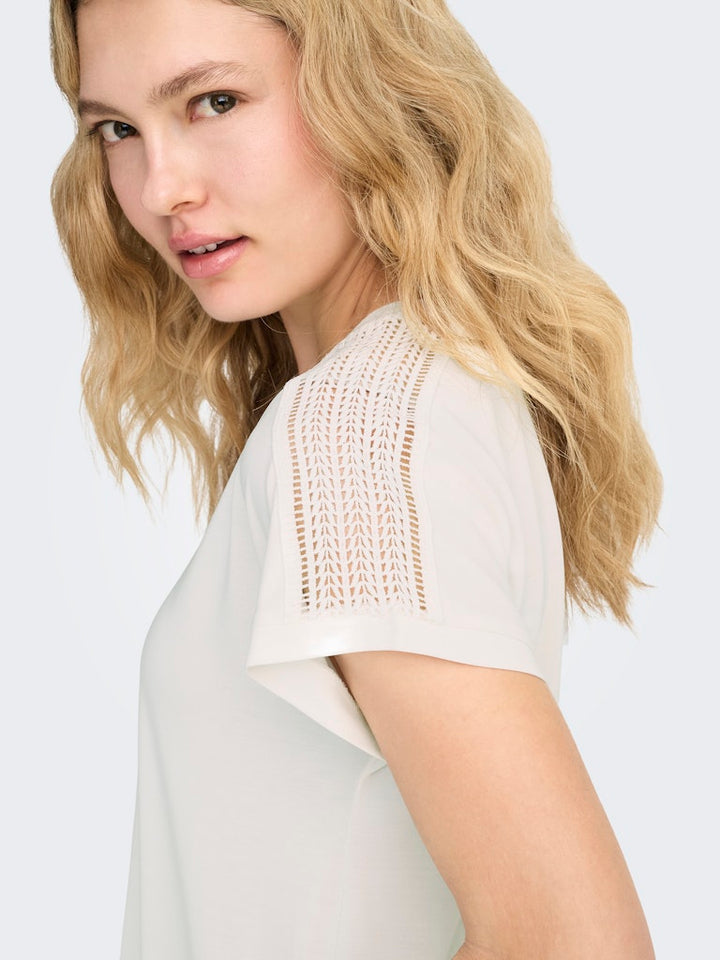 Onlfree Life S/s V-neck Lace Top Jrs - Off-white