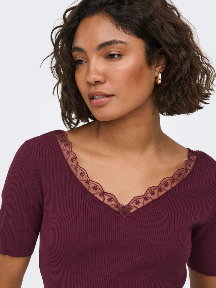 Jdynanna S/s Revers Lace Pullover Knt - Bordeaux