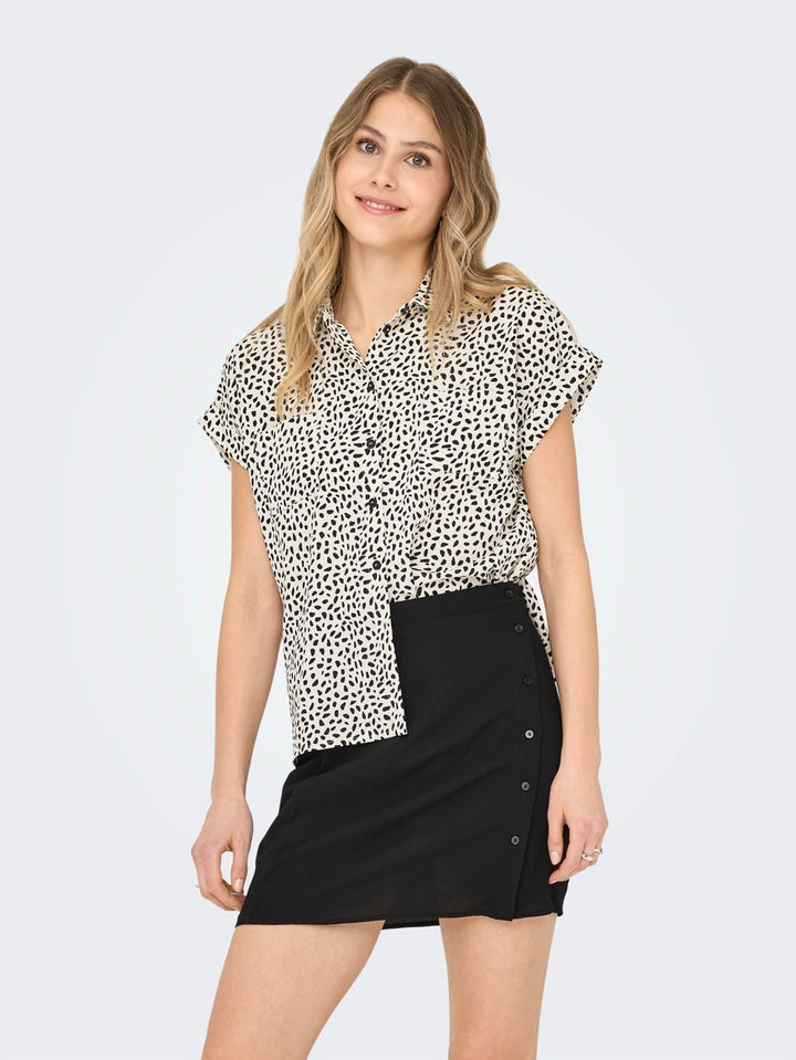 Onlhannover Life S/s Shirt Wvn Noos - Ecru Dessin