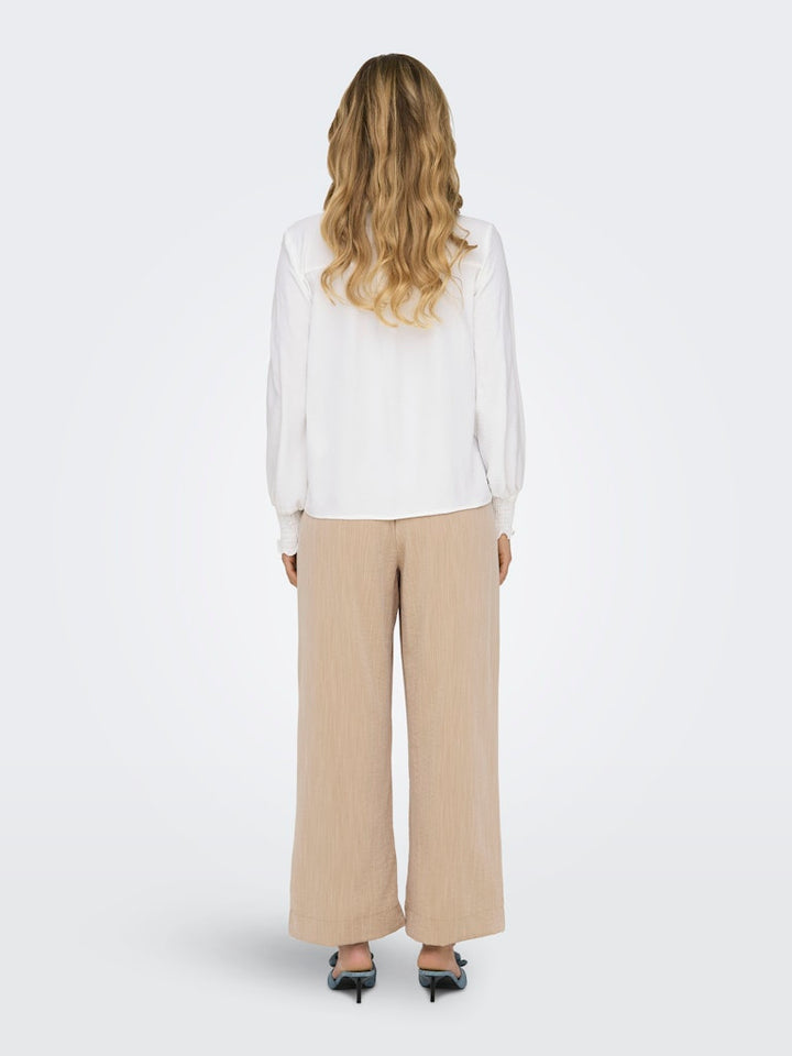 Onlmette V-neck Ls Smock Top Noos Wvn - Off-white